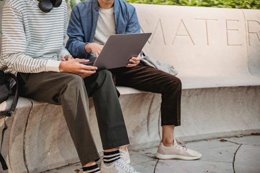 Group of students collaborating online